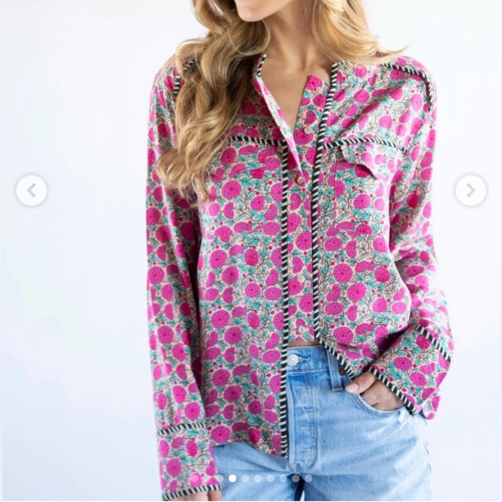 NWT NATURAL LIFE Unique Pink and Green Large Floral Long Sleeve Button Up Top
